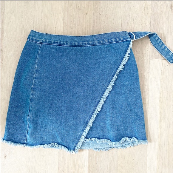 KENDALL & KYLIE Wrap Denim Skirt - Picture 2 of 3
